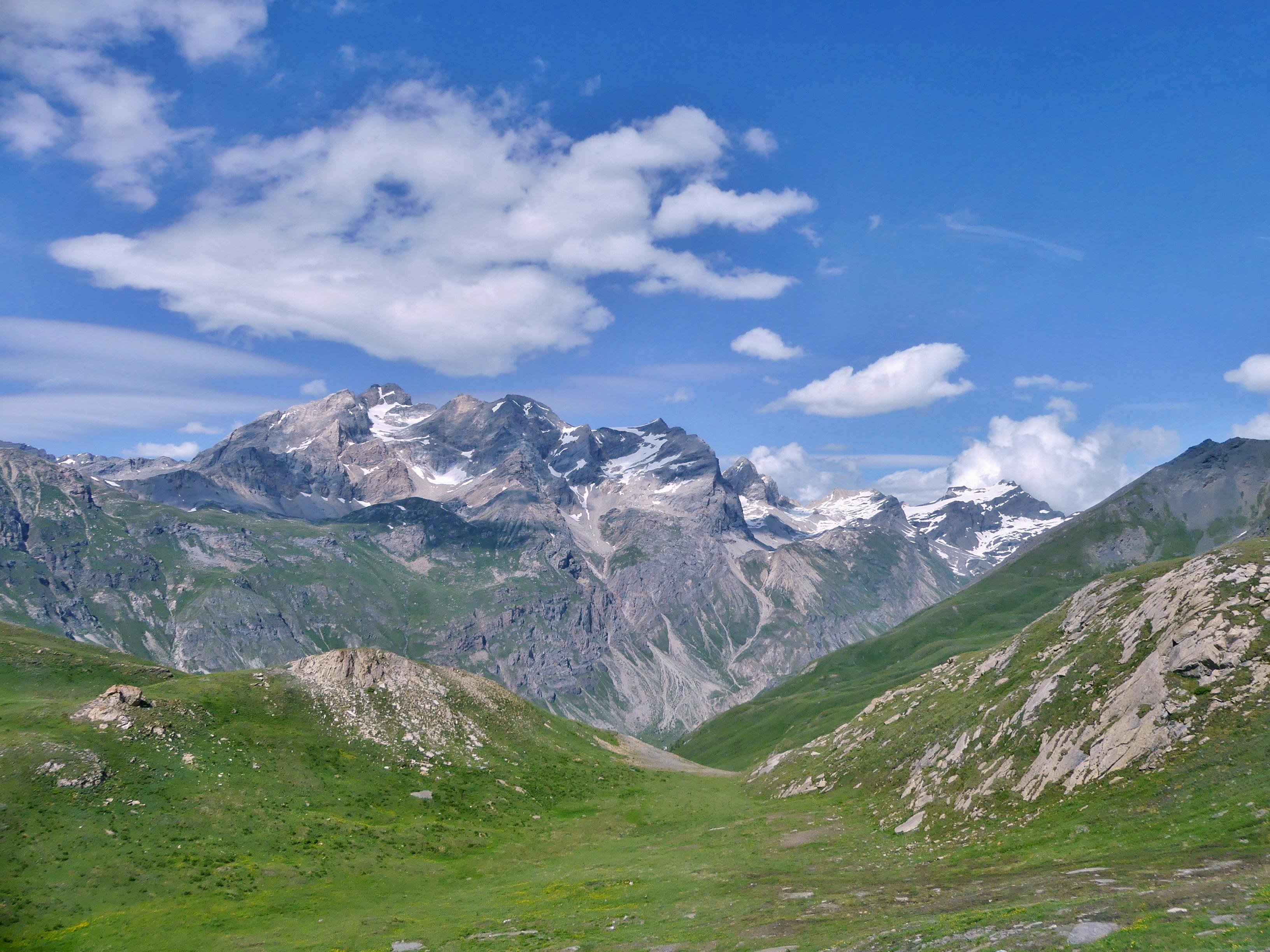 Photo by Florian Pépellin · Wikimedia Commons · CC BY-SA 4.0 Col de l’Iseran photo