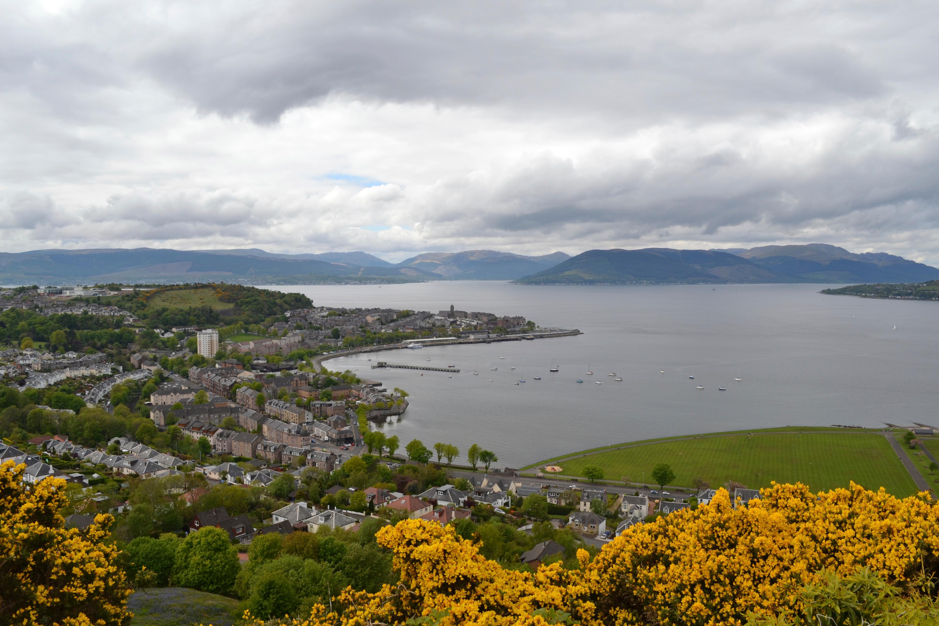 Photo by Terry Robinson · Openverse (wikimedia) · CC BY-SA 2.0 Lyle Hill photo