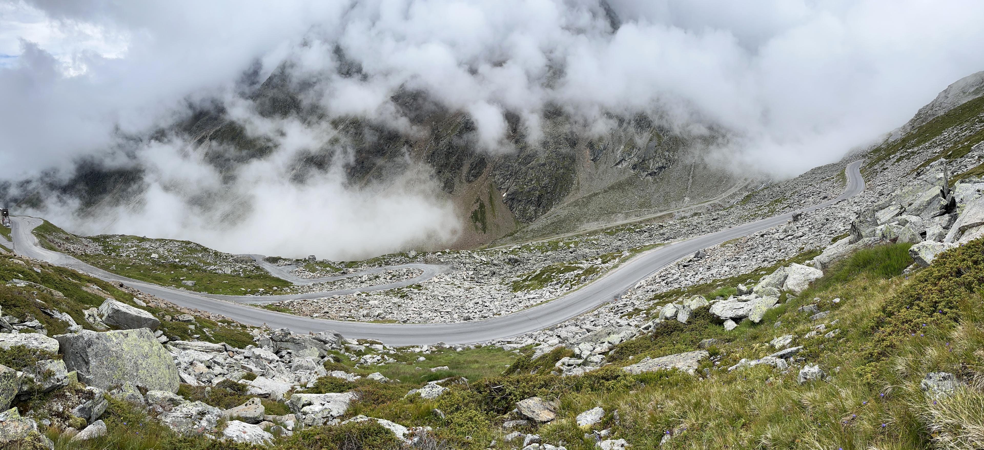 The Ötztal glacier road on the ascent from Sölden.